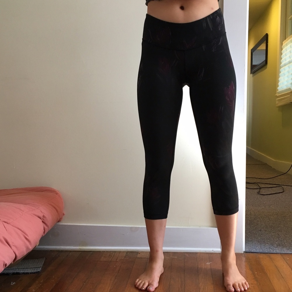 Lulu lemon cropped floral leggings