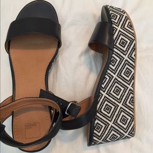 Nordstrom Rack black-pattern wedge shoes