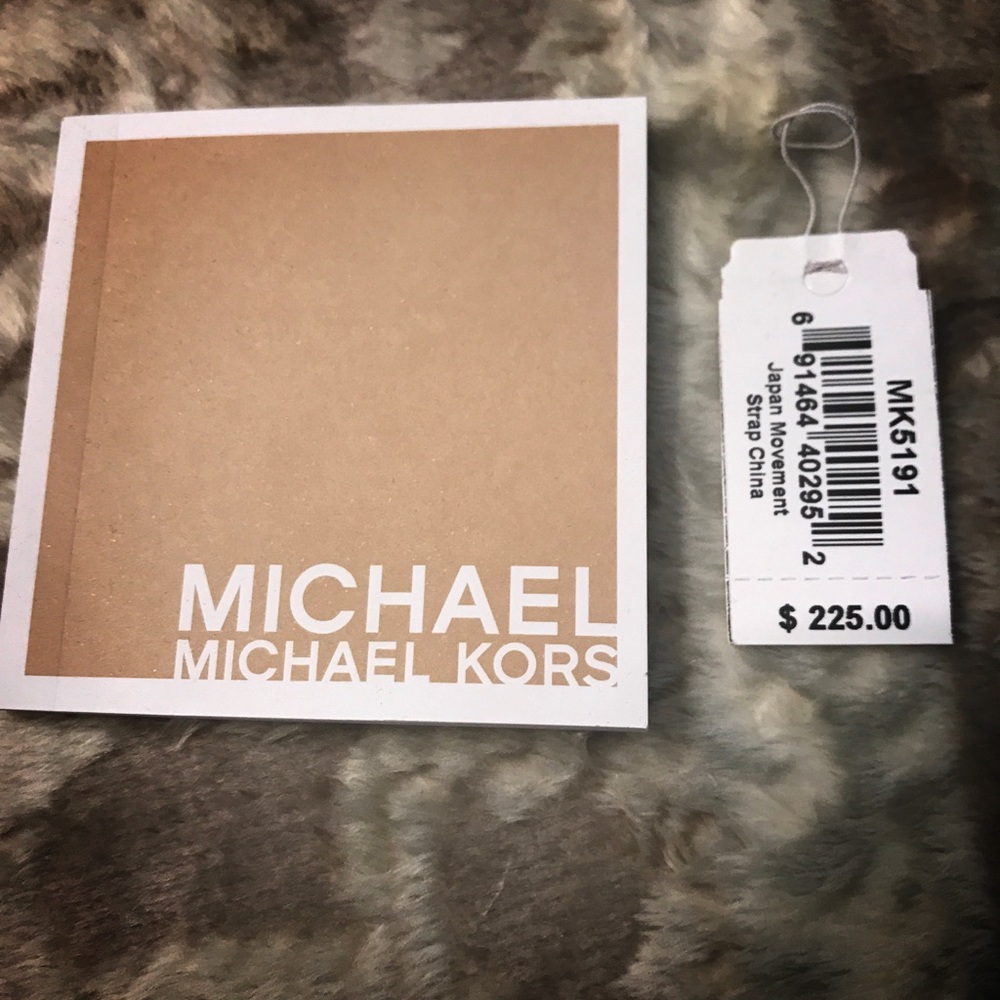 Michael Kors Watch worn only once- Practically new - Picture 8 of 8