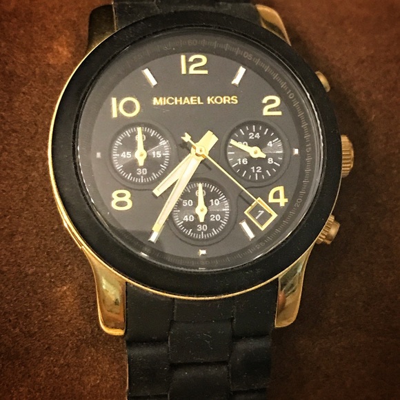 Michael Kors Watch worn only once- Practically new - Picture 3 of 8