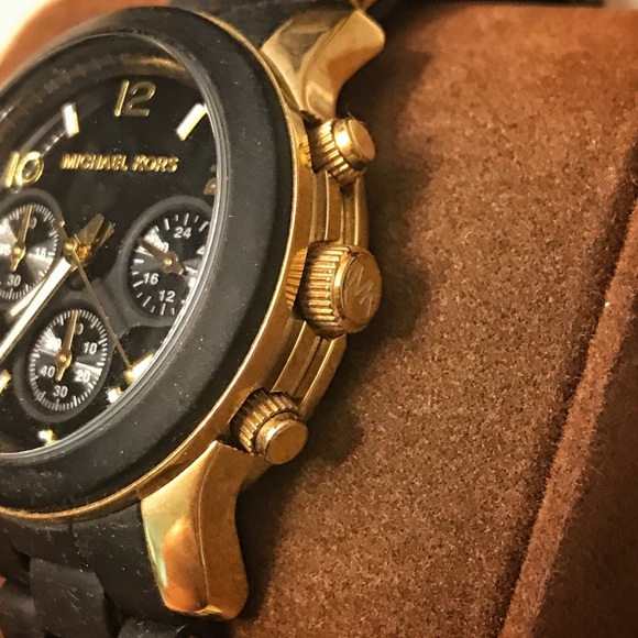 Michael Kors Watch worn only once- Practically new - Picture 5 of 8