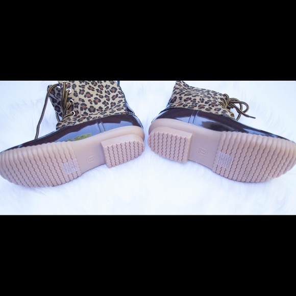 Leopard Print Duck Boots - Picture 2 of 3