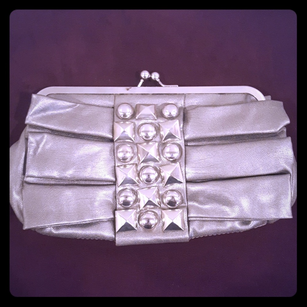 Silver hand clutch