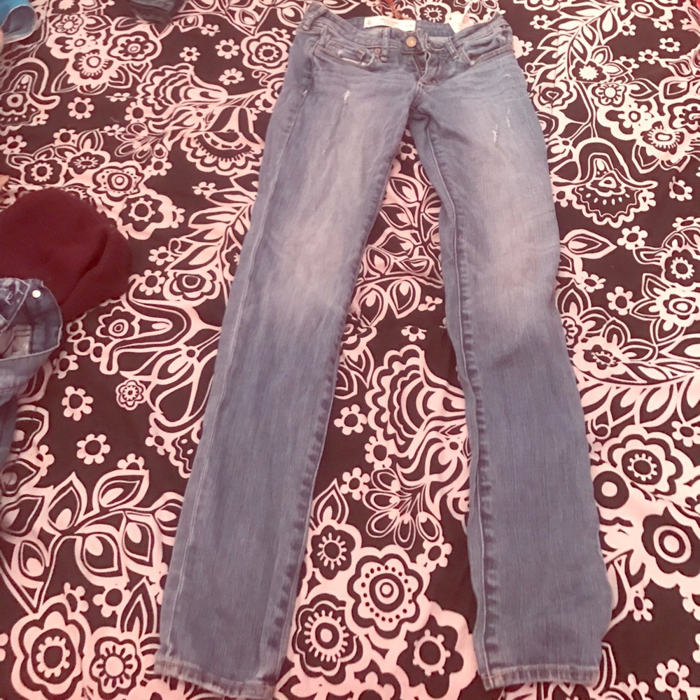 ABERCROMBIE AND FITCH JEANS