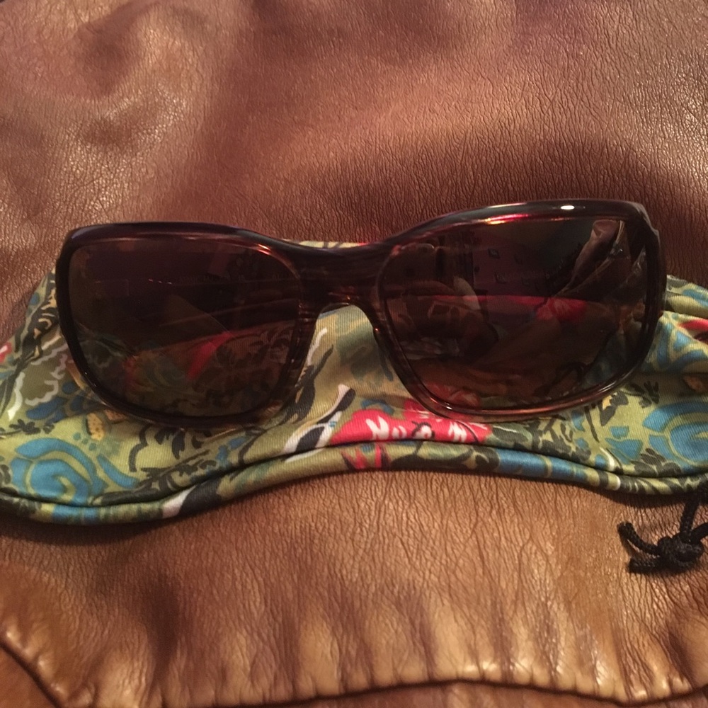 Maui Jim women's sunglasses with flower case