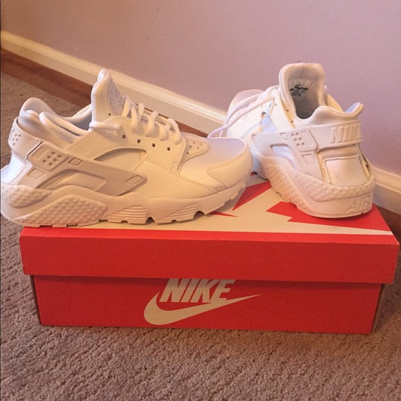 Nike Shoes - Women's Air Huarache Run 6.5