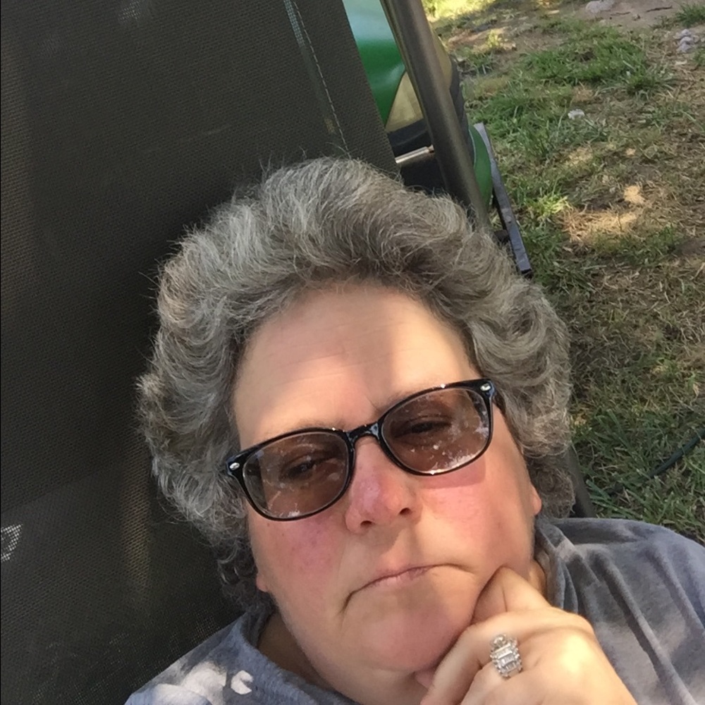 Meet your Posher, Deana