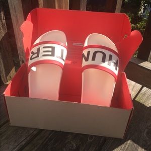 WOMEN'S Hunter Slides. Size US 9 / UK 7