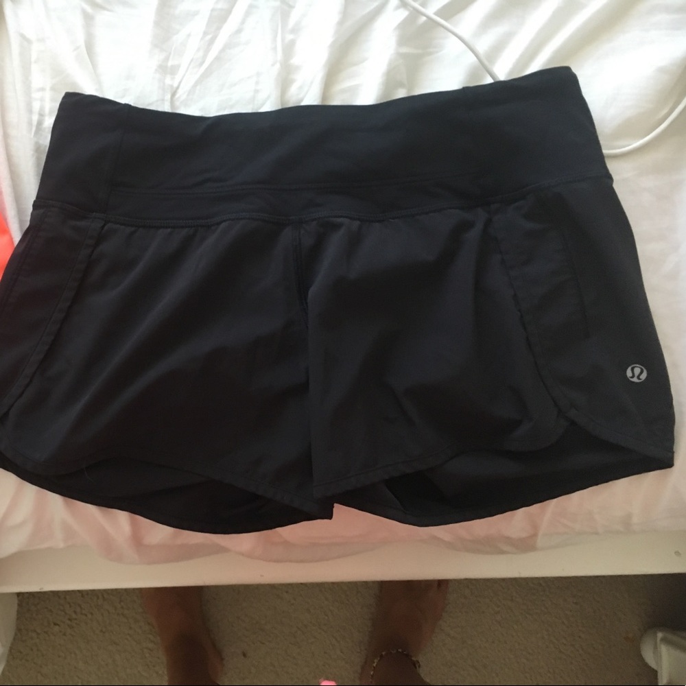 Lululemon run times shorts 4" used size 6 black