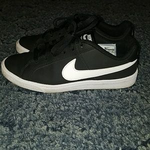 Black and white nike shoes