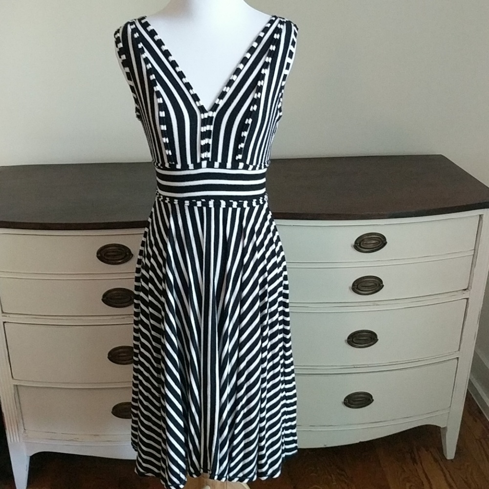 Final reduction Max Studio dress