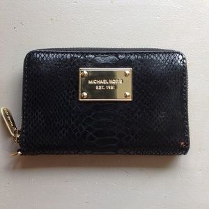 Michael Kors. Wallet