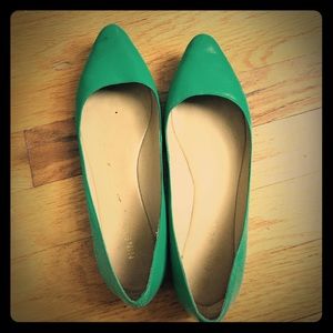 Nine West green flats