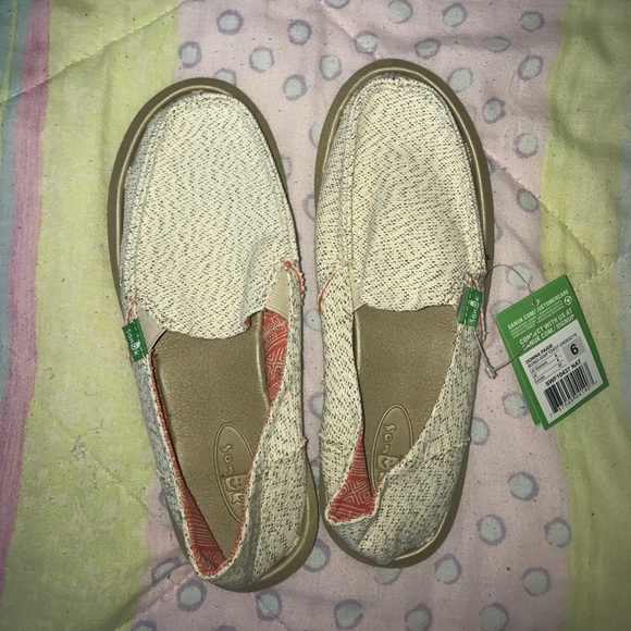 Sanuk Shoes - Donna Paige Sanuks size 6