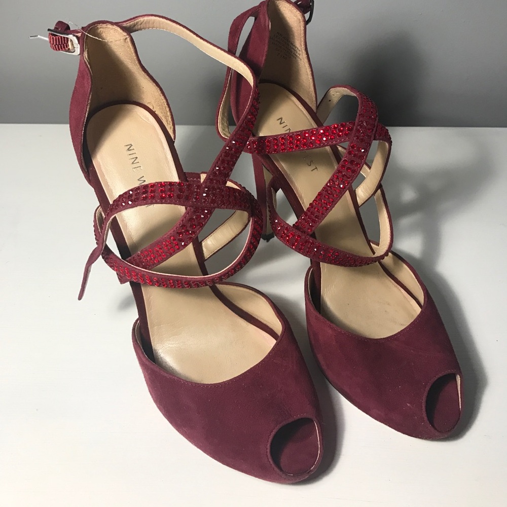 Nine West maroon scrappy heels