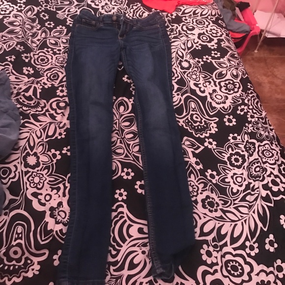 Hollister Co. JEANS!! - Picture 2 of 3