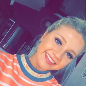 Meet your Posher, Andrea