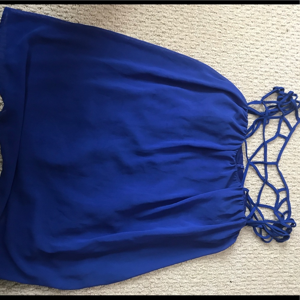 Blue dress with nestlike piece