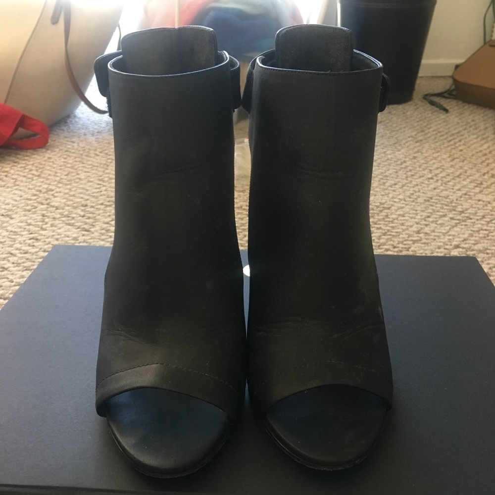 Vince Open Toe Platform Wedge Sandal- Black