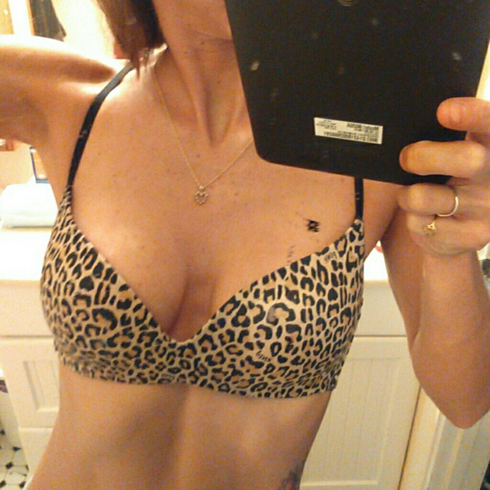 VS Pink V-neck push up leopard cheetah bra 34b
