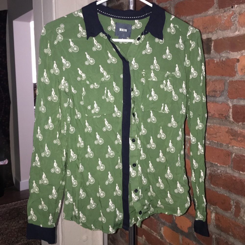 Collared dress shirt