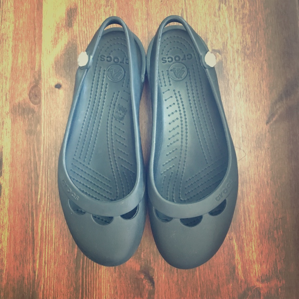 Croc black flat size 9 slip proof