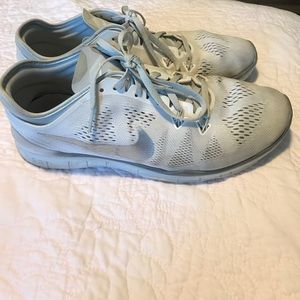White and Silver Nike Free 5.0 Tennis Shoes 🔆💕