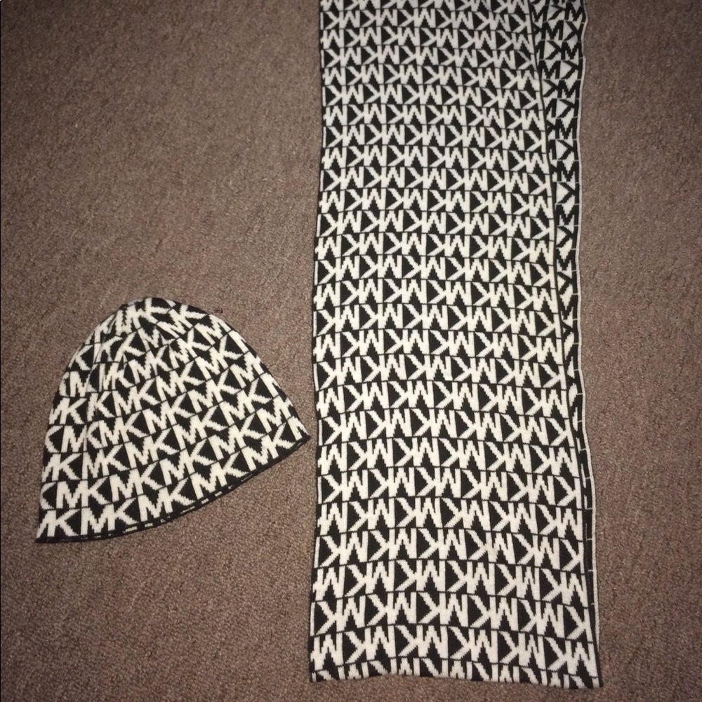 michael kors scarf and hat