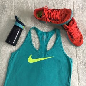 ‼️MAKE AN OFFER‼️EVERYTHING MUST GO‼️✔️NIKE Tee