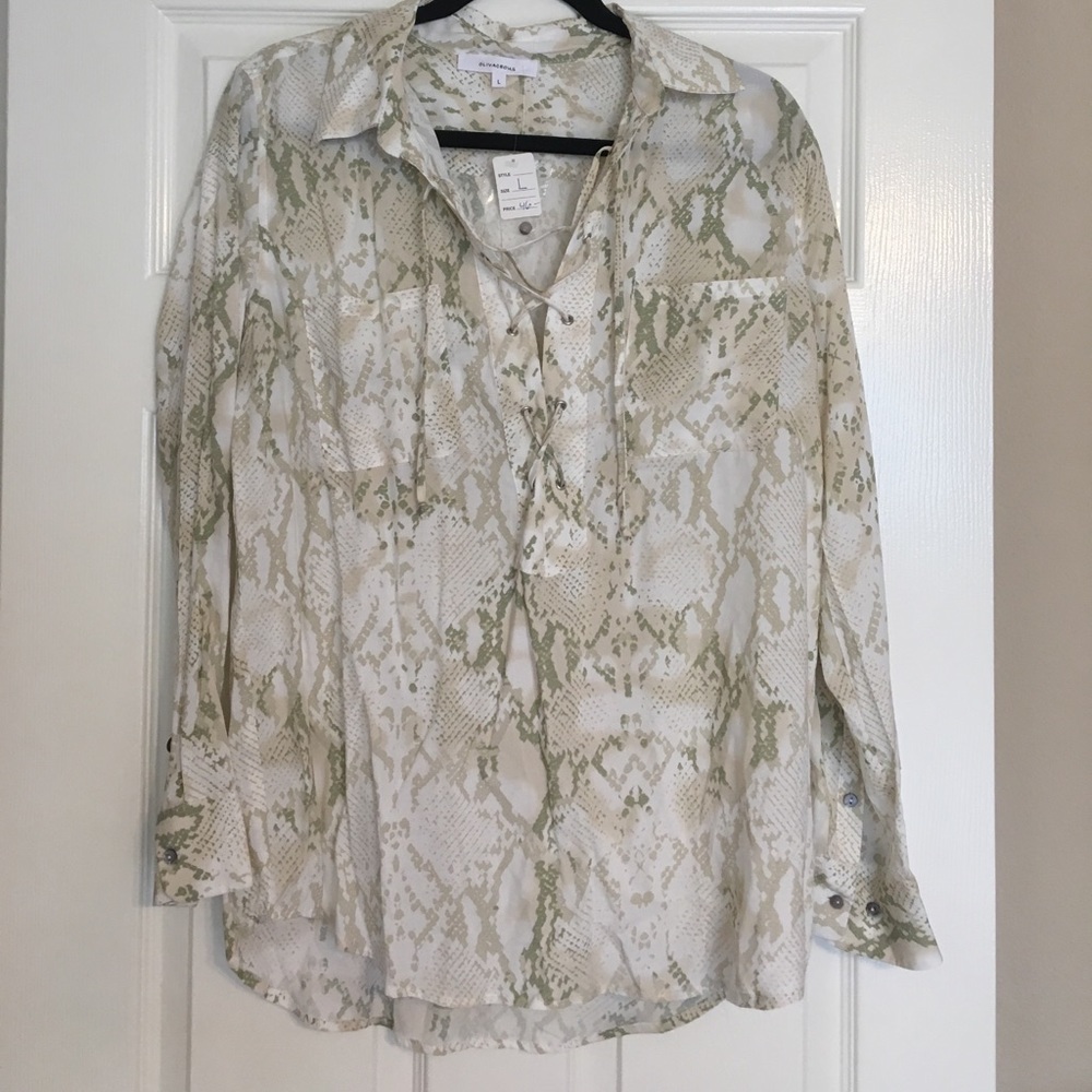 NWT-Olivaceous snake skin patterned Blouse