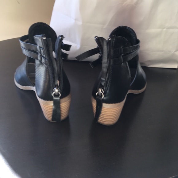 Sold - Picture 3 of 4