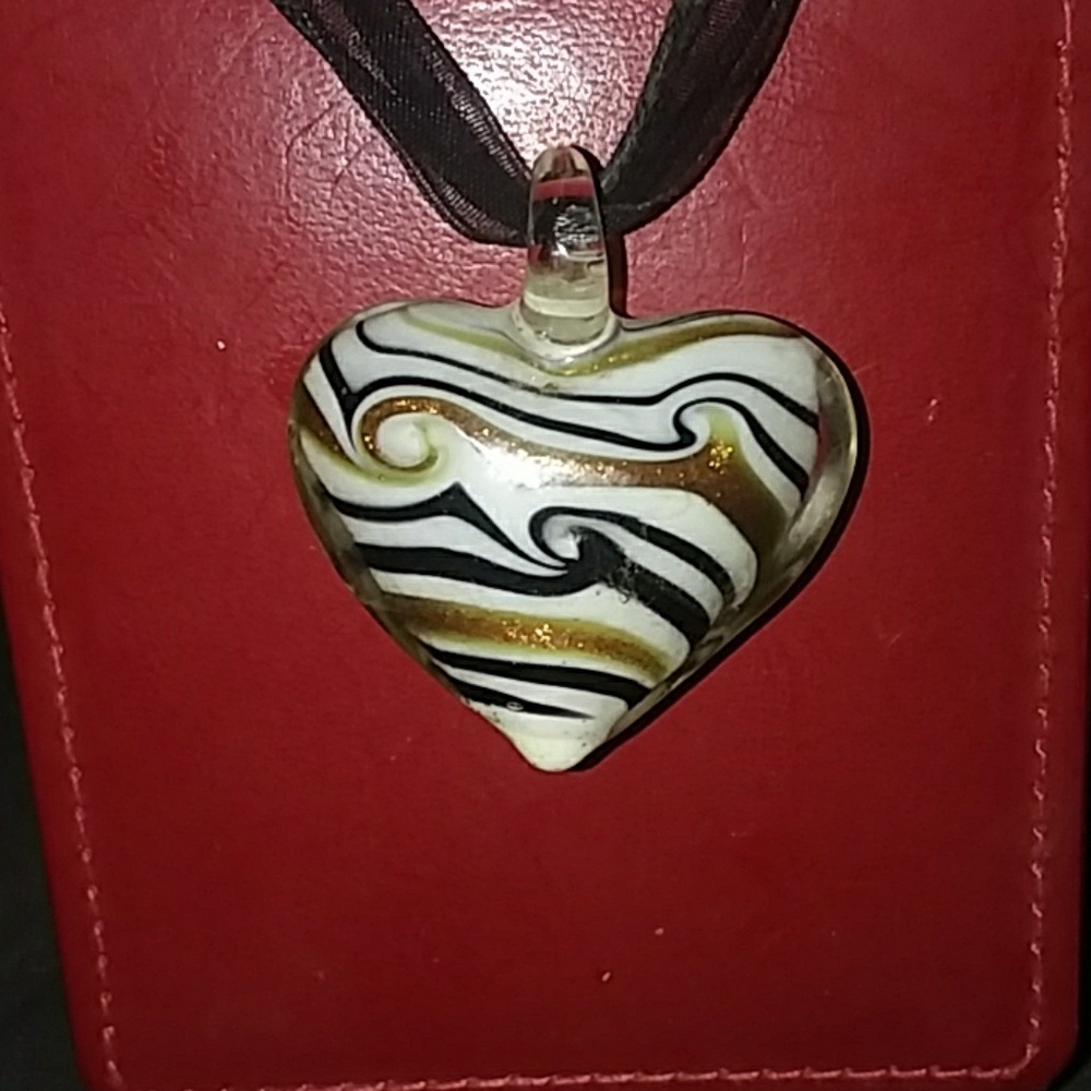 Glass blown Fashion Necklace come boxed