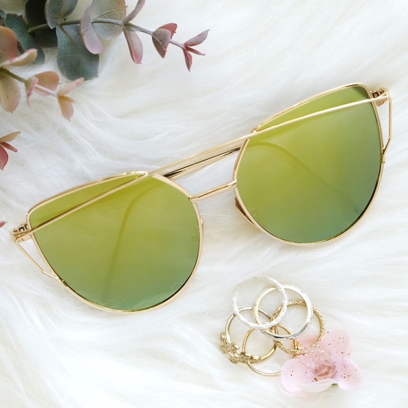 Accessories - *SALE 2/$15* Gold Mirrored Cat Eye Sunglasses