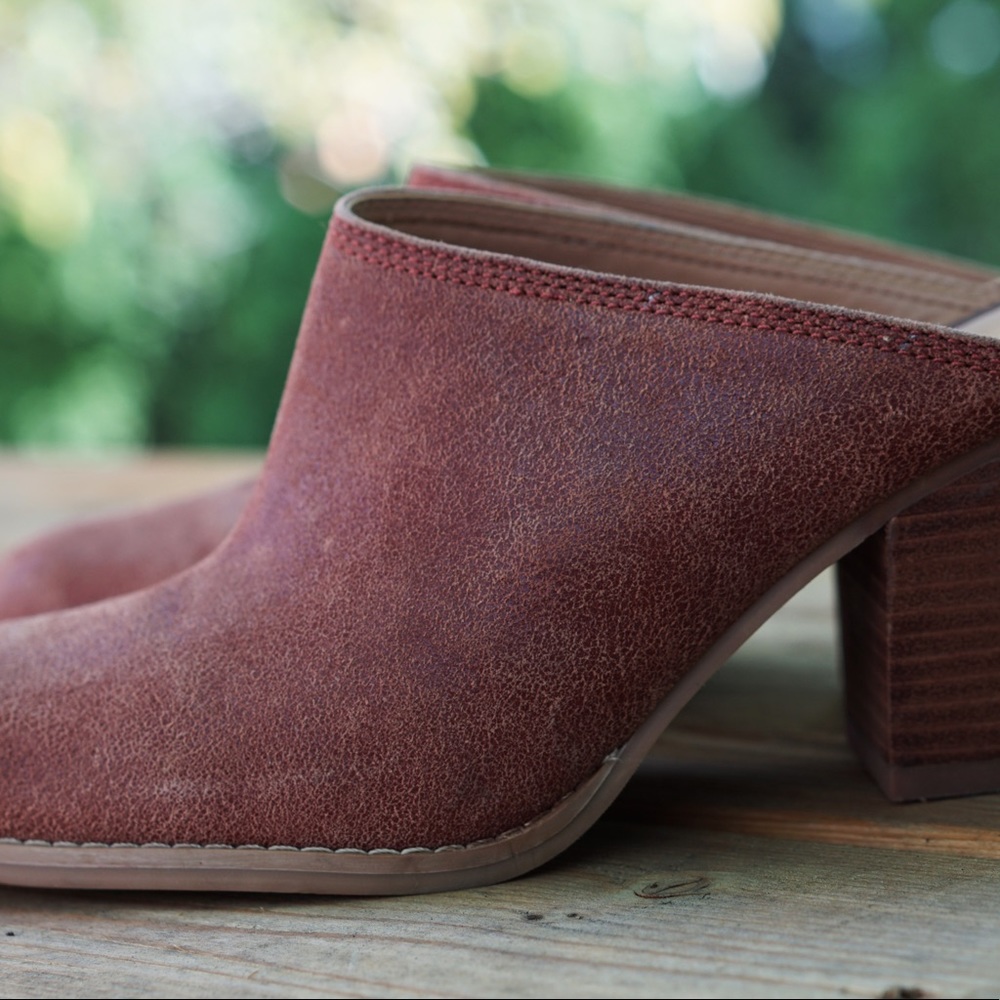Nine West Tan Mule Clogs - Sz 9M