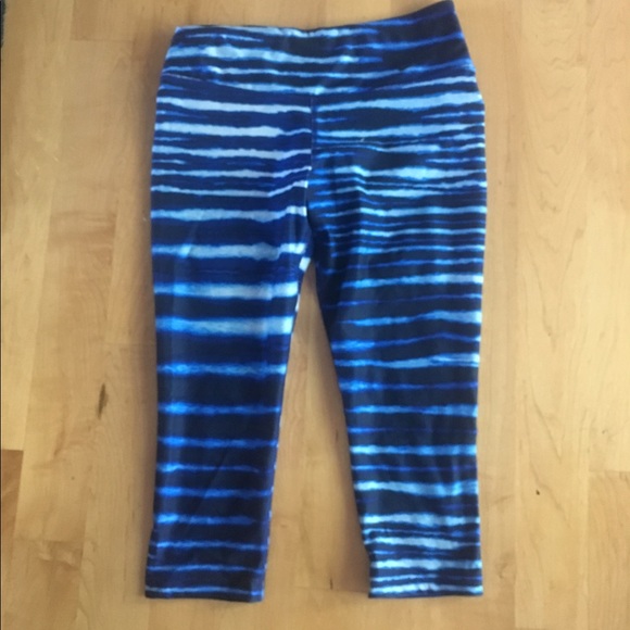 Nike blue cropped leggings - Picture 3 of 3
