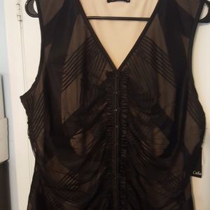 Beautiful blouse. Great for an evening out!