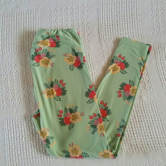 LuLaRoe Pants - Lularoe green floral print tights tall & curvy