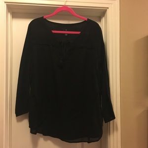 Gap black shirt