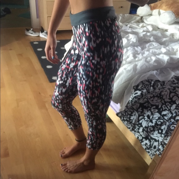 Nike cropped leggings - Picture 2 of 3