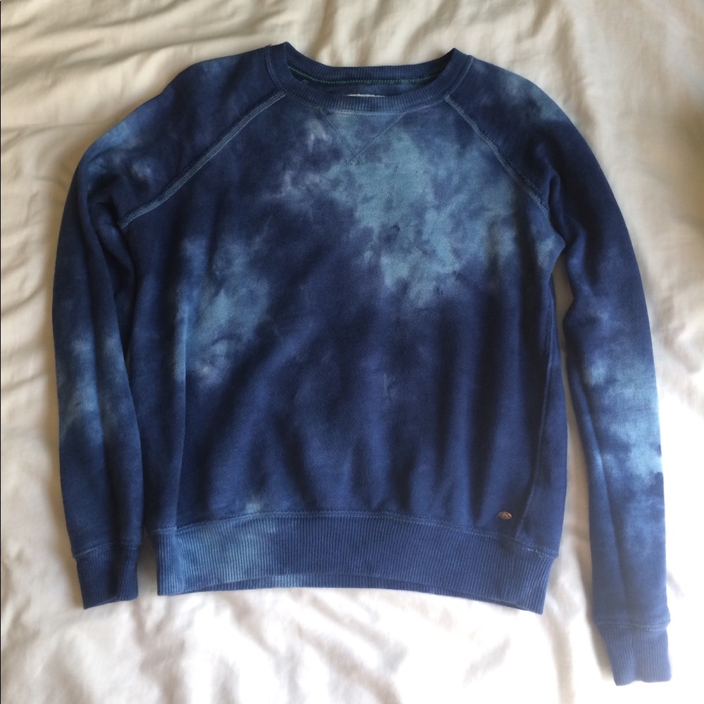 American Eagle blue acid wash crew neck