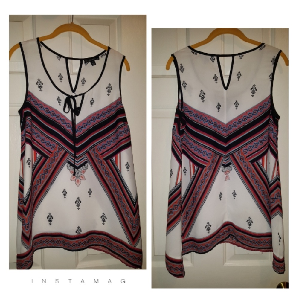 Sleeveless Tunic w/ Front Tie Closure Sz M