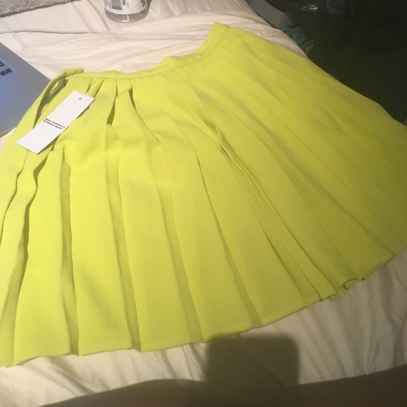 Mini skirt - Picture 2 of 2