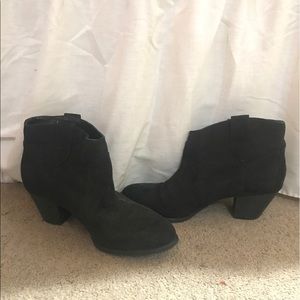 Faded Glory black booties