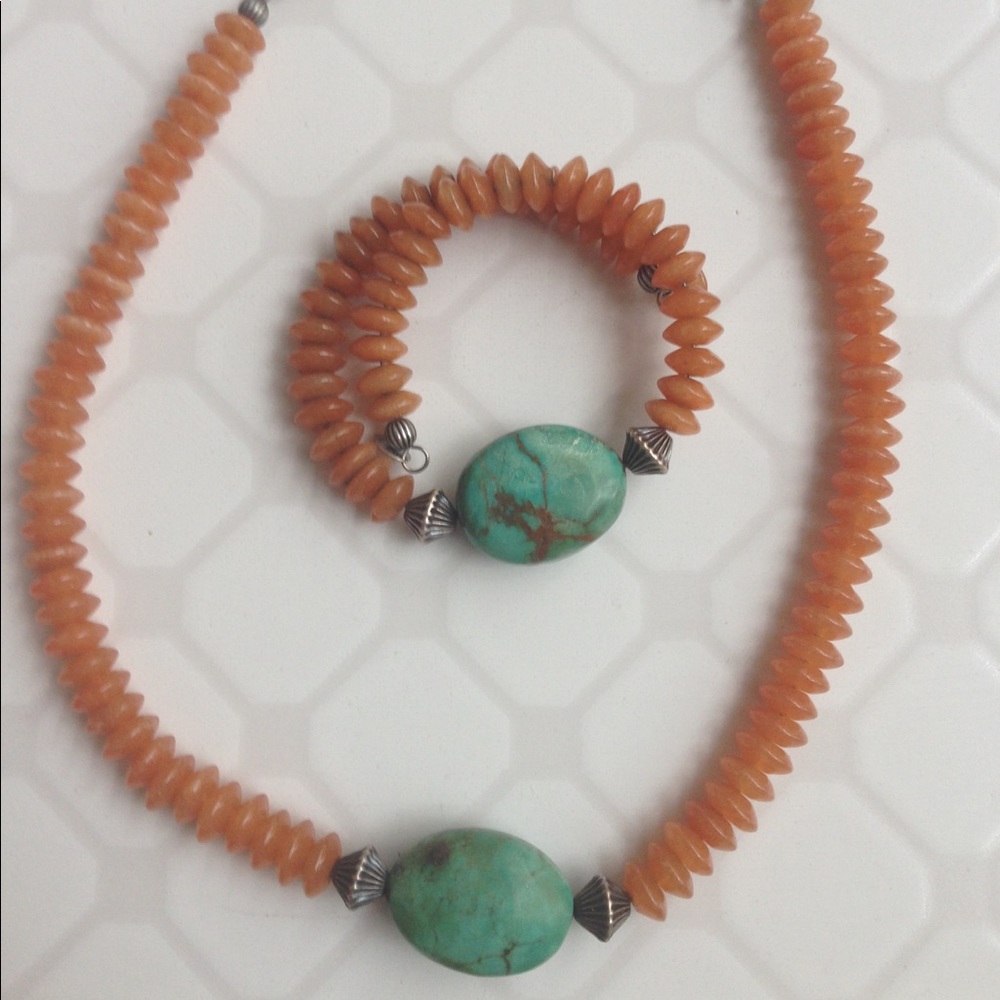 ⭐️Pretty necklace and bracelet!⭐️