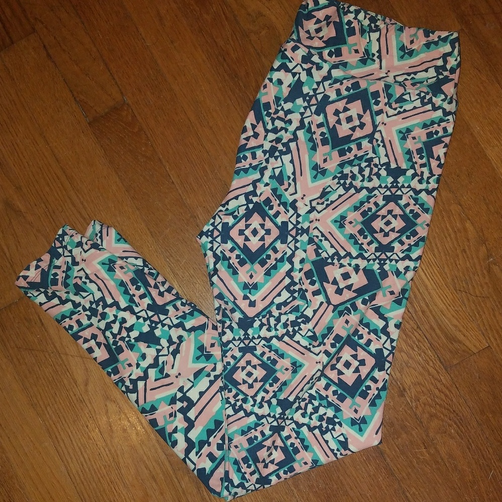 NWOT Lularoe TC multicolored leggings