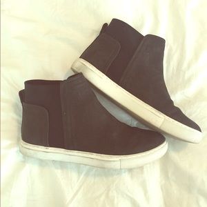 Kenneth Cole sneakers