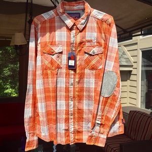 Men's casual button up long sleeved shirt