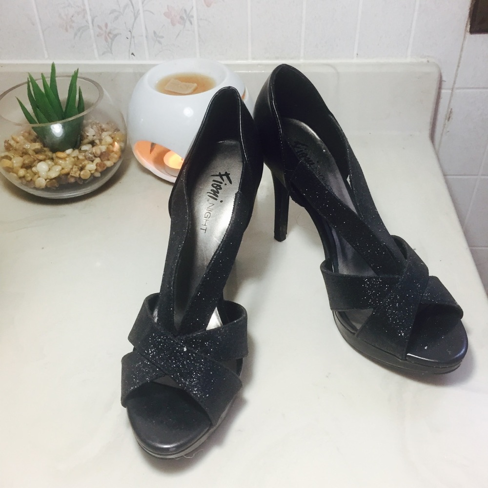 Black Sparkly Strappy 4" Pump