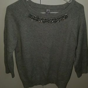 Cute grey sweater with diamonds