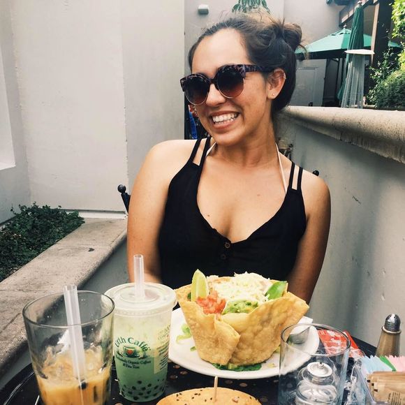 Meet your Posher, Simone - Picture 1 of 1